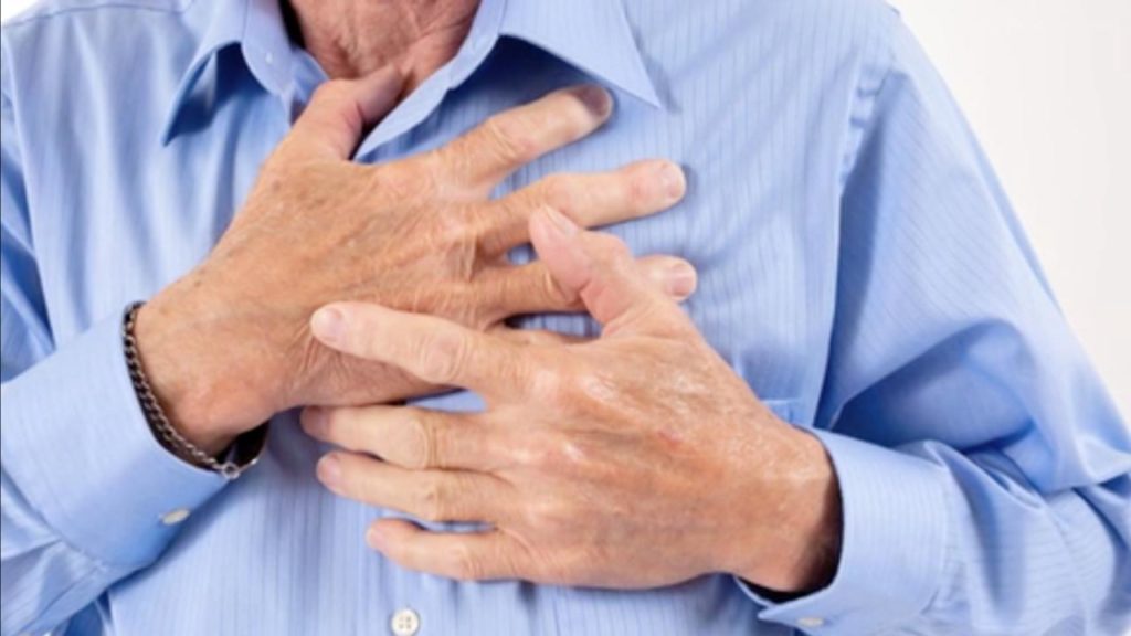 A new review links a two-fold risk for heart attacks with the use of antipsychotic drugs.
