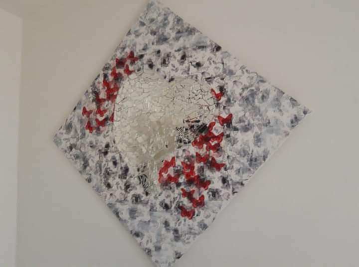 Acrylic napkins and mirror in the shape of a heart