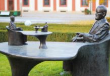 Psycho-Bizarreness Theory: A Rational, Anti-Psychiatric Theory of Madness